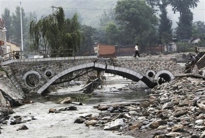 北京暴雨致房山区重大人员伤亡 区长称对不起(转载)